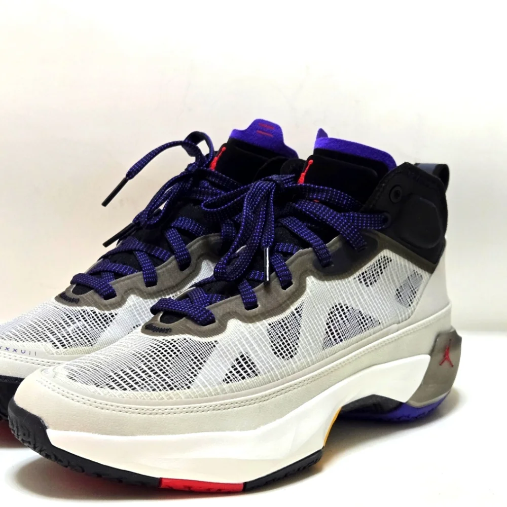 Nike Air Jordan Basketball Shoes size 6Y